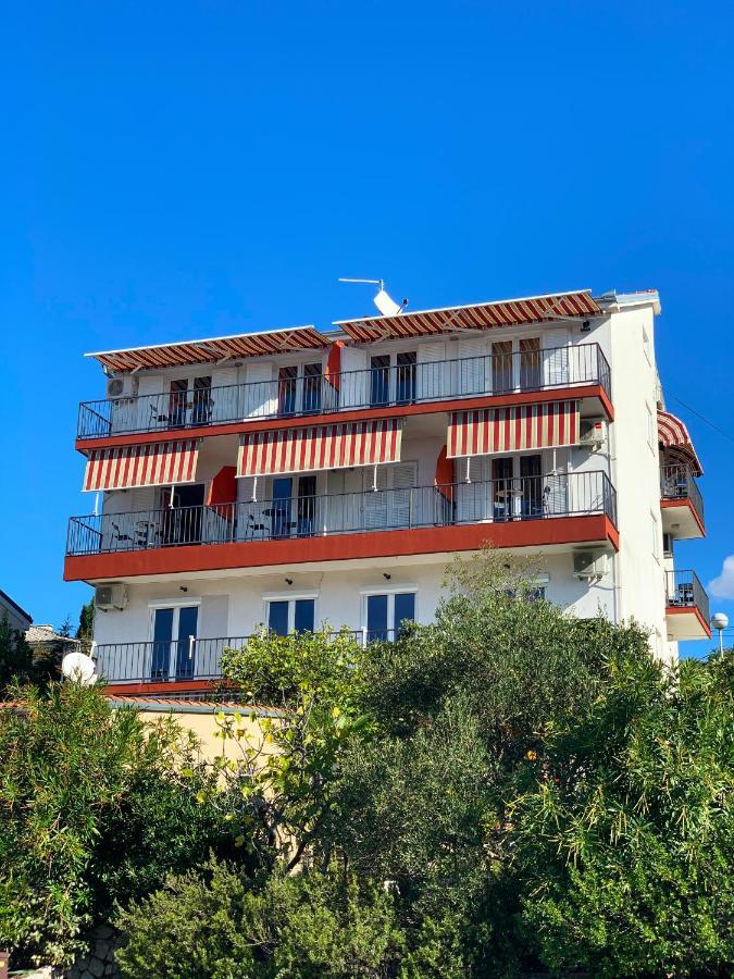 Apartments Julija ซริกเวนิซา ภายนอก รูปภาพ